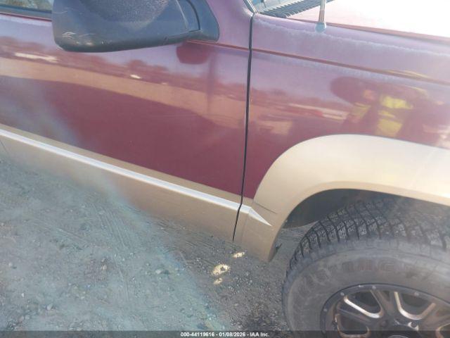 Chevrolet Suburban 1500 Lt Image 8