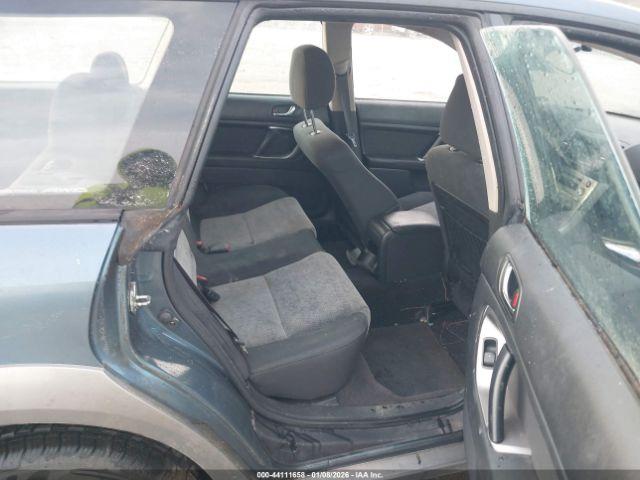 Subaru Outback 2.5i Image 11