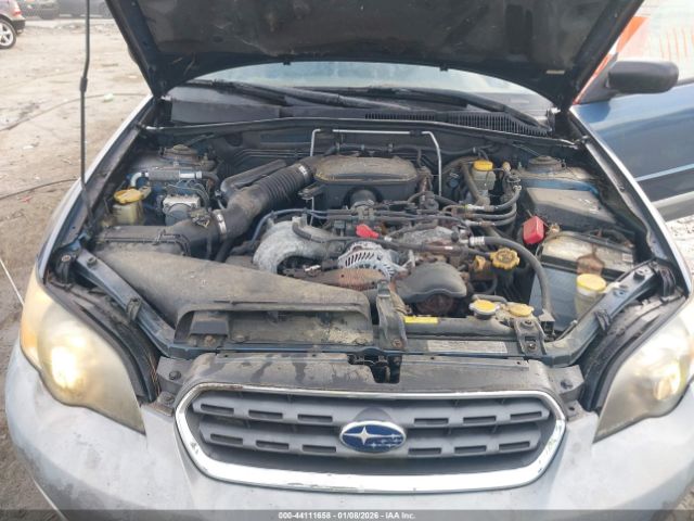 Subaru Outback 2.5i Image 3