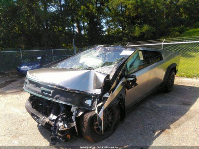 Tesla Cybertruck All-wheel Drive Image 2
