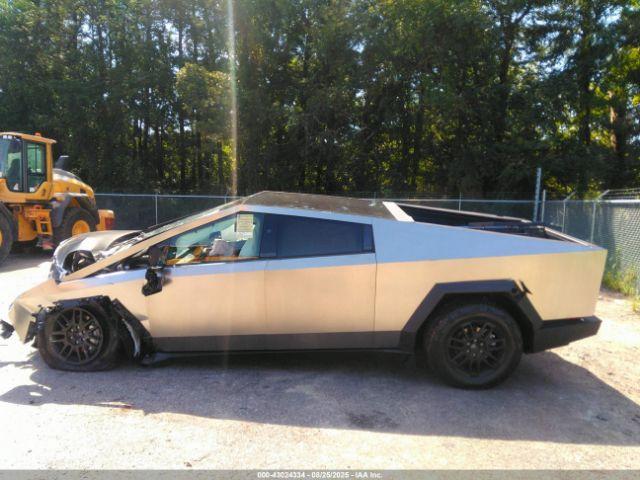 Tesla Cybertruck All-wheel Drive Image 5