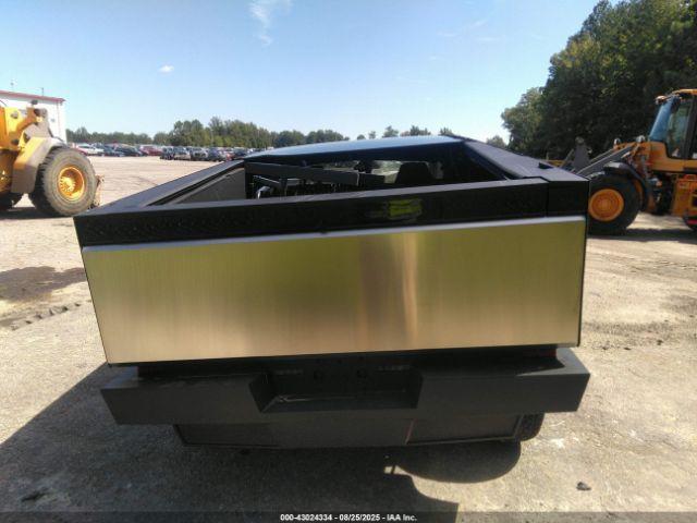 Tesla Cybertruck All-wheel Drive Image 9