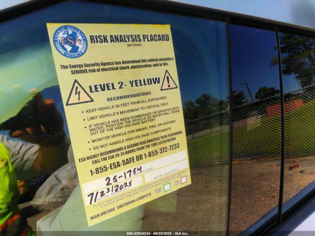 Tesla Cybertruck All-wheel Drive Image 8