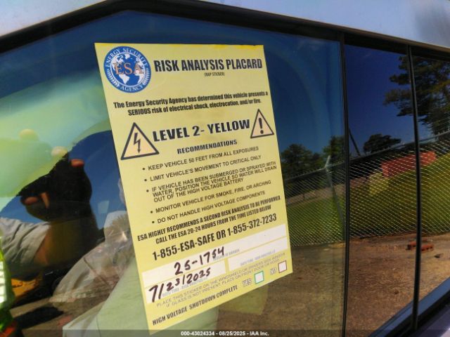 Tesla Cybertruck All-wheel Drive Image 16