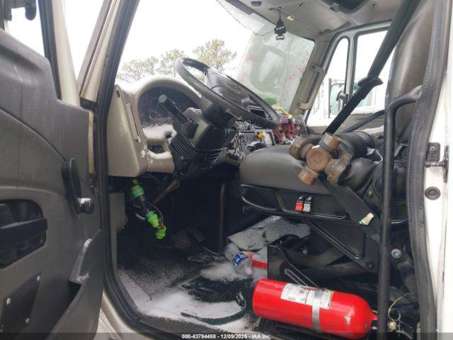 International Durastar 4300 Image 11