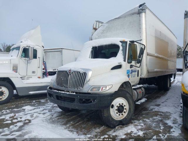 International Durastar 4300 Image 15