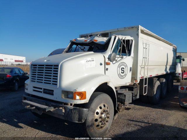 International 8000 8100 Image 6